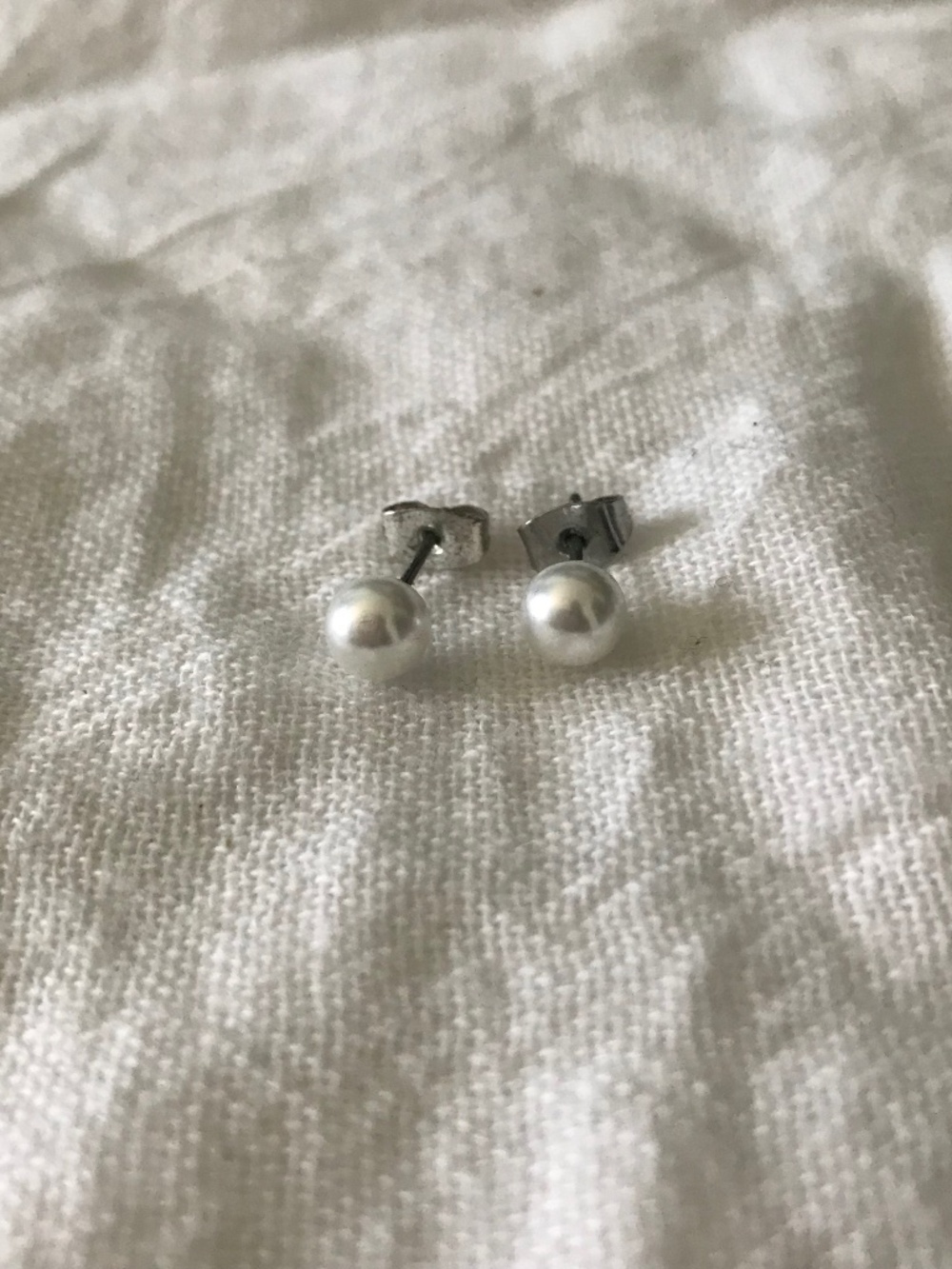 🌷2 for $5🌷 Faux White Pearl Stud Earrings Small Classic Minimalist Silver Tone